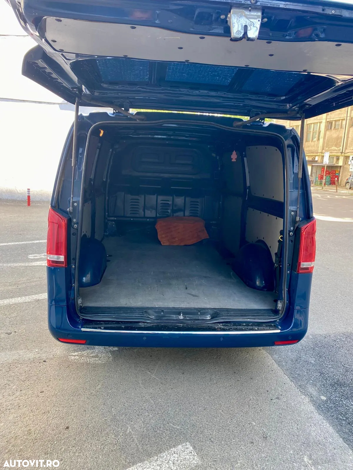 Mercedes-Benz Vito - 10