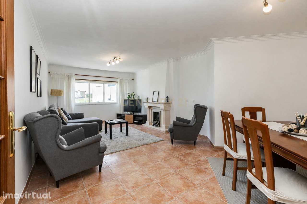 T3 153 m² com varanda | Garagem + 1 lugar de estacionamento | Lumiar | - Grande imagem: 4/33