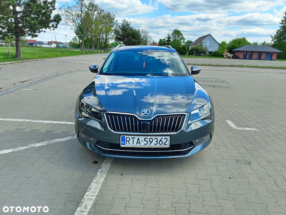 Skoda Superb 2.0 TDI DSG Style - 9