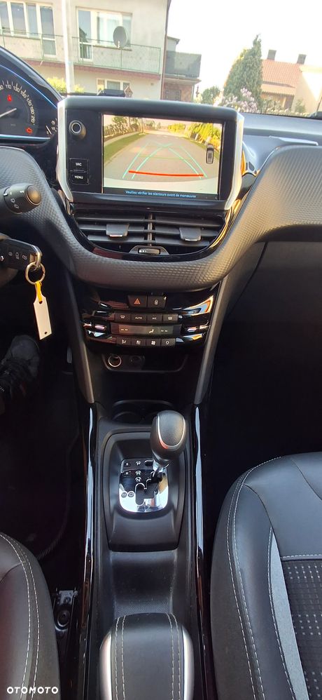 Peugeot 2008 PureTech 110 GPF EAT6 Black Edition - 19