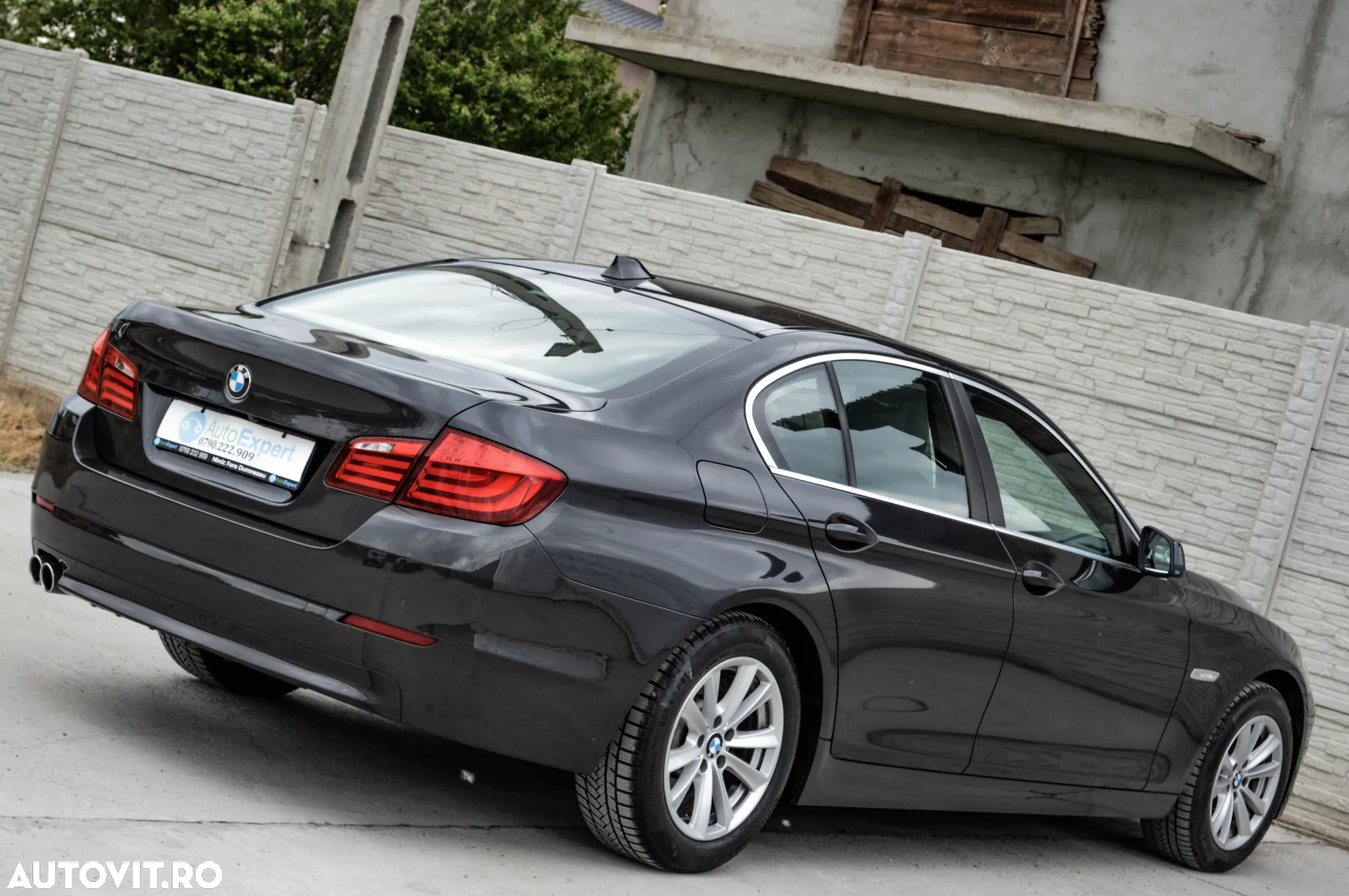 BMW Seria 5 525d xDrive Sport-Aut. - 4