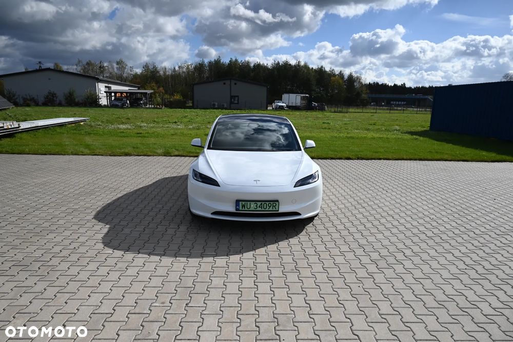 Tesla Model 3 - 8
