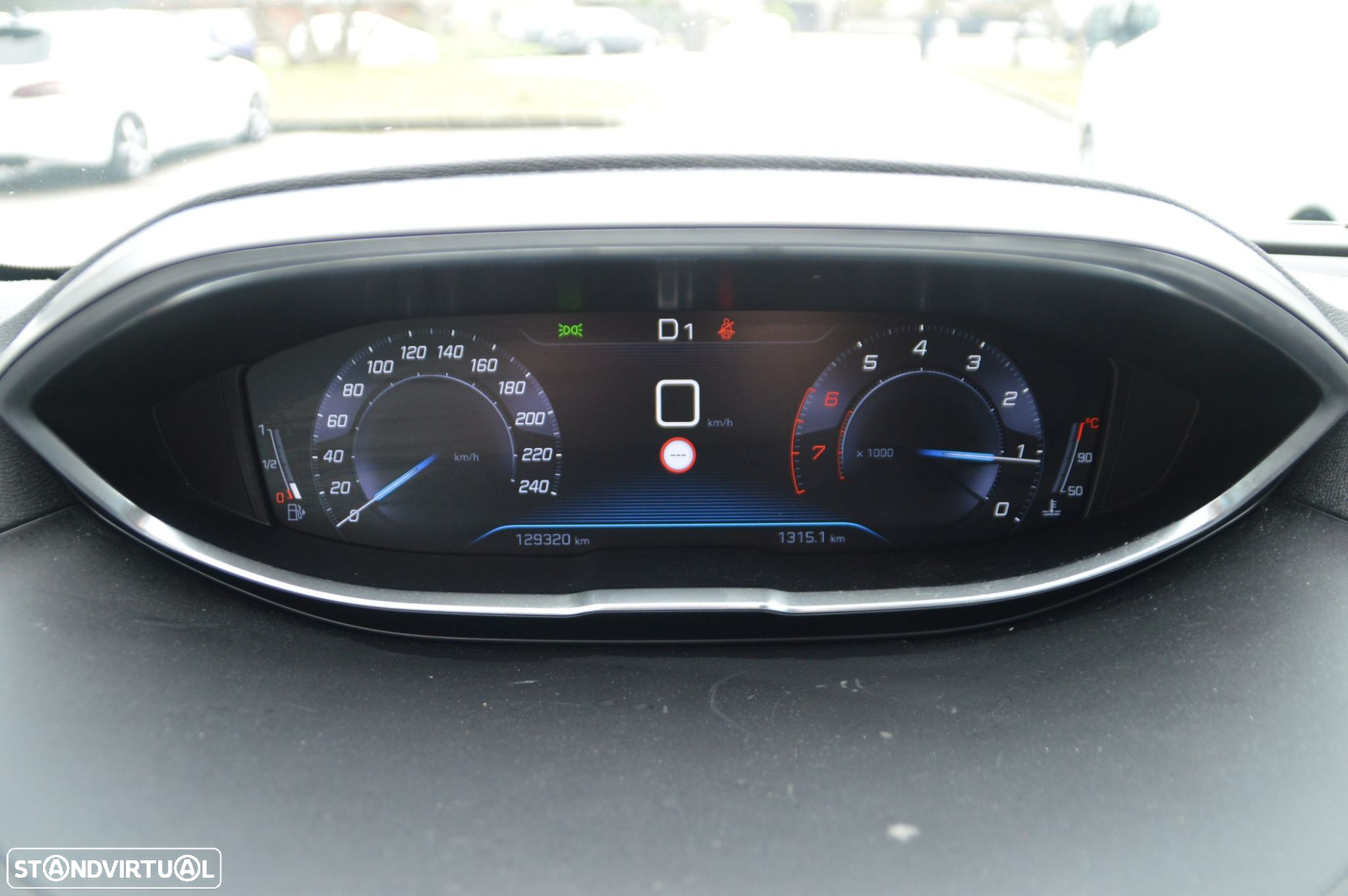Peugeot 5008 1.2 PureTech Allure EAT6 - 28