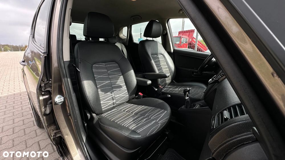 Kia Venga 1.4 CVVT Attract - 31