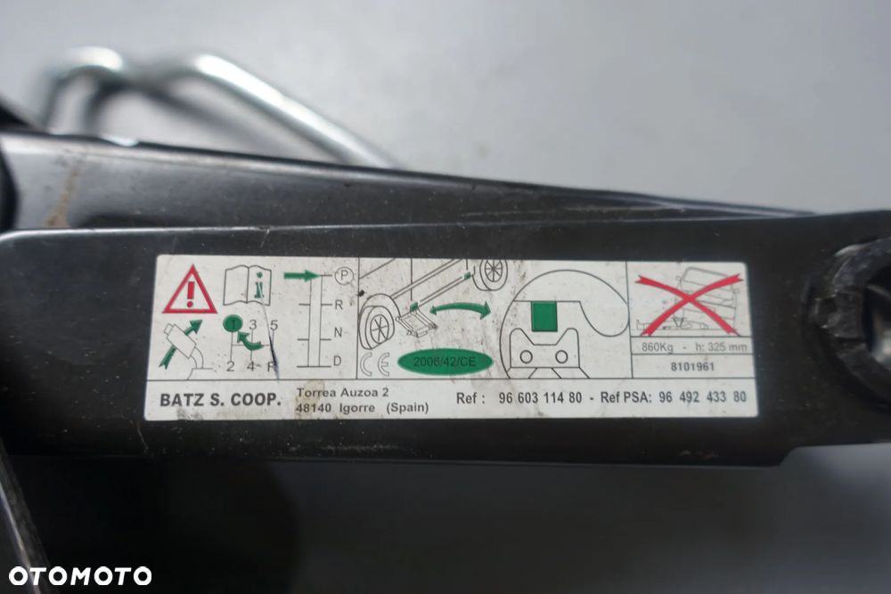 LEWAREK SAMOCHODOWY BERLINGO IV PARTNER 18r. - 2