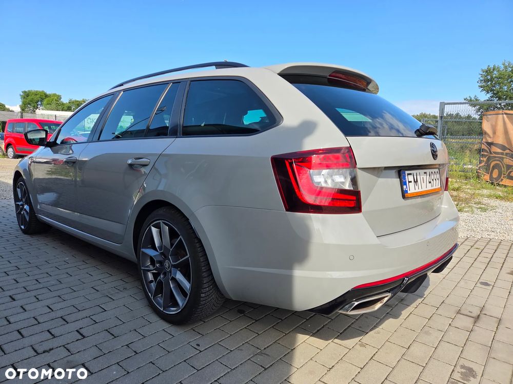 Skoda Octavia 2.0 TDI DSG RS - 11