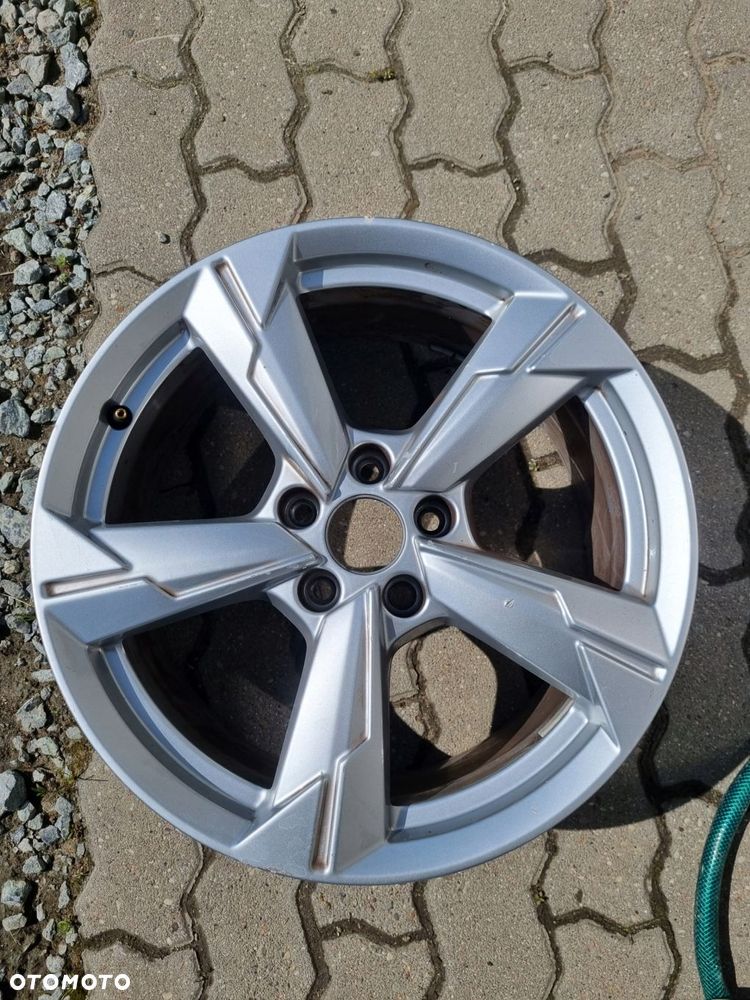 felga aluminiowa 5x112 18 audi a6 c8 4k0601025d