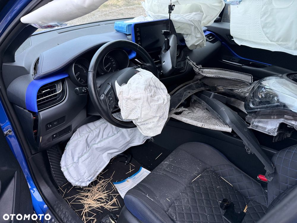 Toyota C-HR Hybrid Style Selection - 10