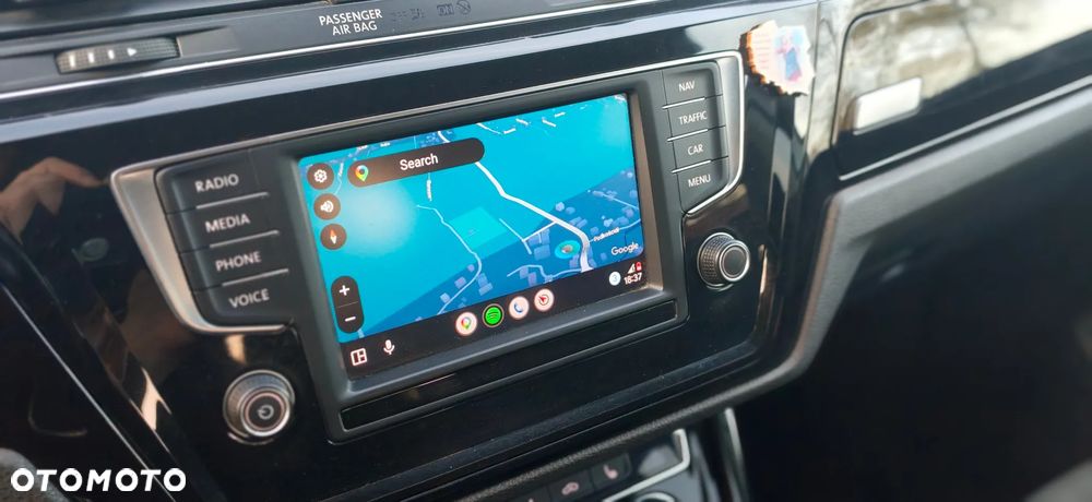 Volkswagen Touran - 12