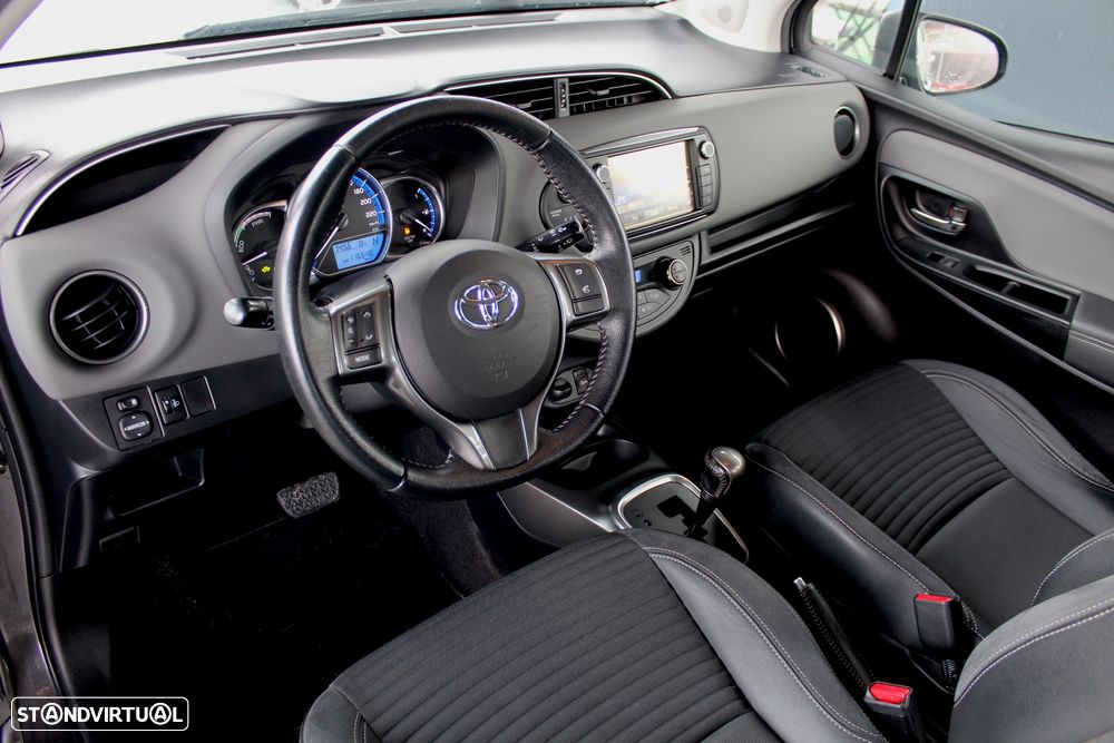 Toyota Yaris 1.5 HSD Comfort +P.Style+Navi - 6
