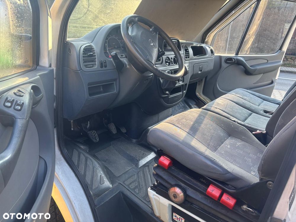 Mercedes-Benz Sprinter - 5
