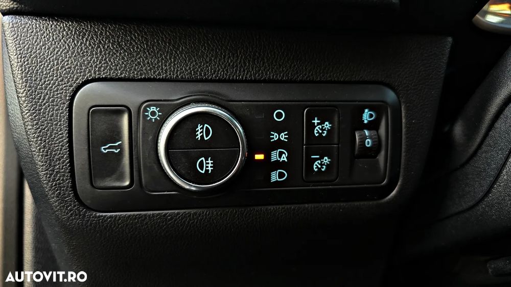 Ford Kuga 2.0 EcoBlue 4x4 Aut. TITANIUM - 36