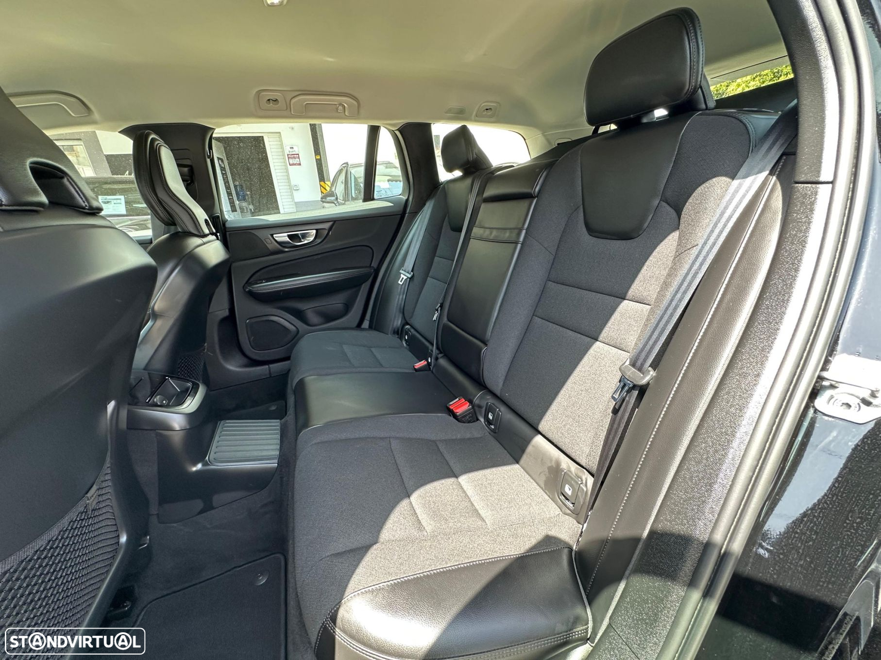 Volvo V60 2.0 T6 AWD TE R-Design Expression - 11