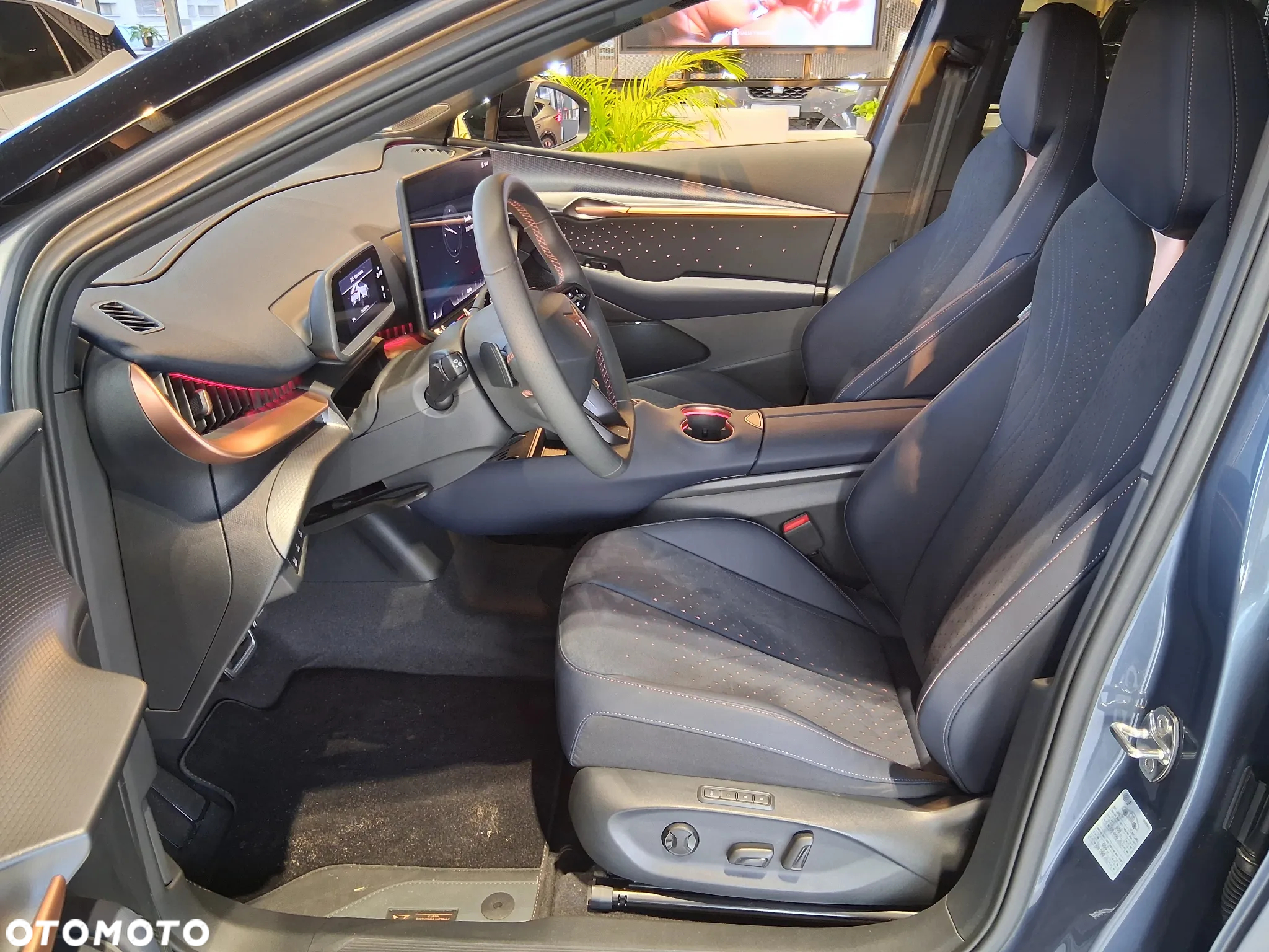 Cupra Tavascan 82kWh 4Drive VZ - 8