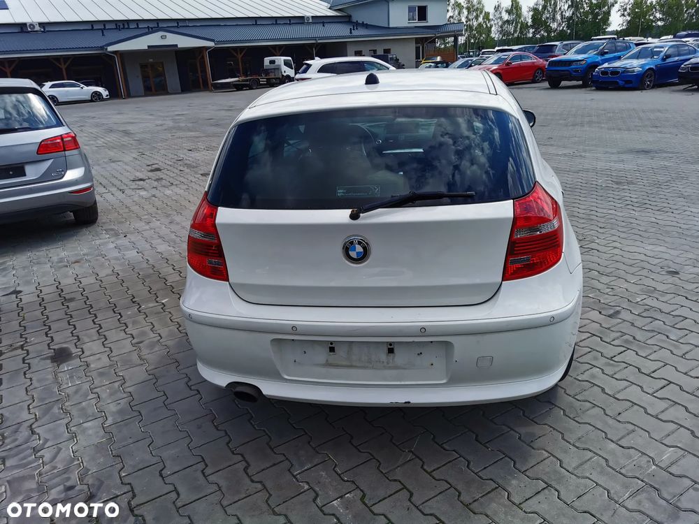 BMW Seria 1 120i Edition Sport - 8