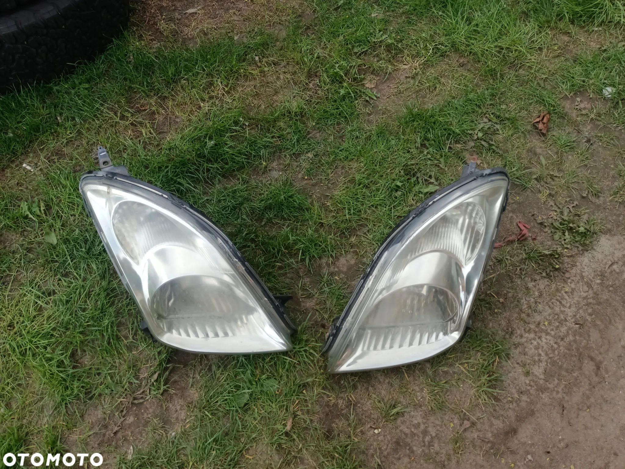 Suzuki Swift mk6 lampa prawa lewa przód przednia - 1