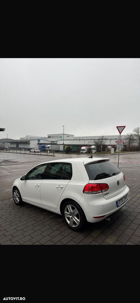 Volkswagen Golf - 5