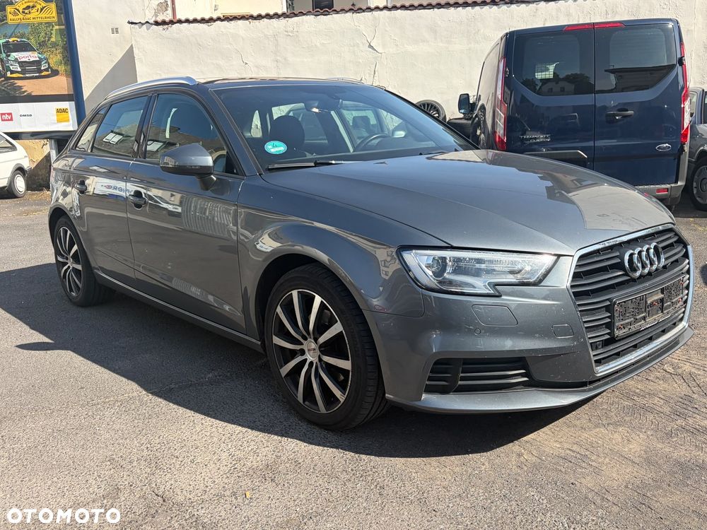 Audi A3 Sportback 30 TDI design - 1