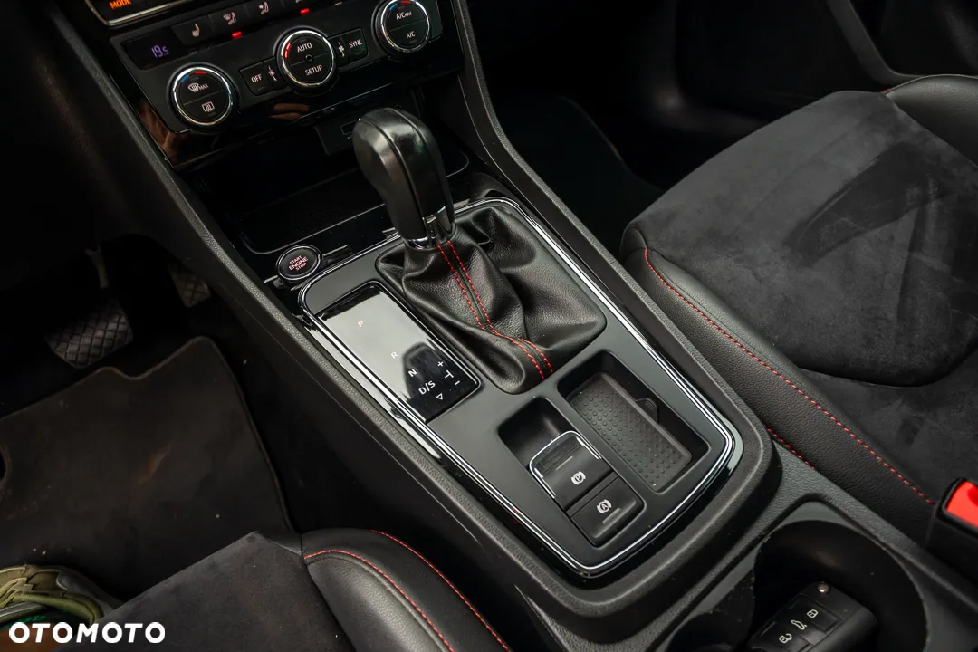 Seat Leon 1.8 TSI Ecomotive DSG FR - 23