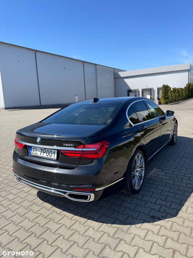 BMW Seria 7 750i xDrive - 13