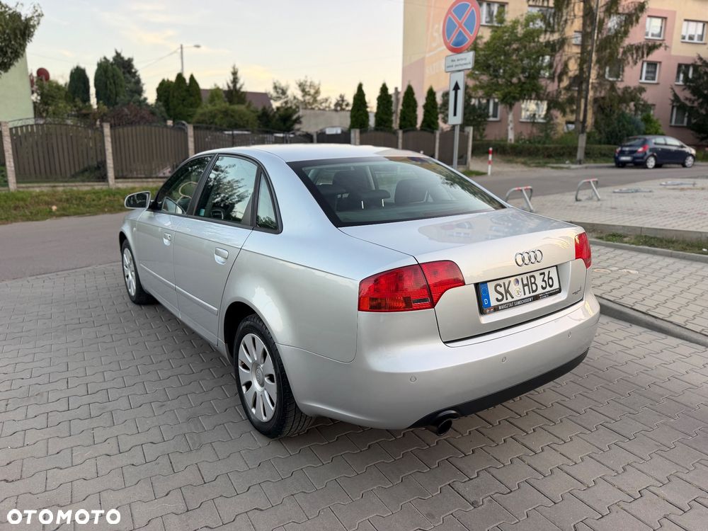 Audi A4 Limousine - 9