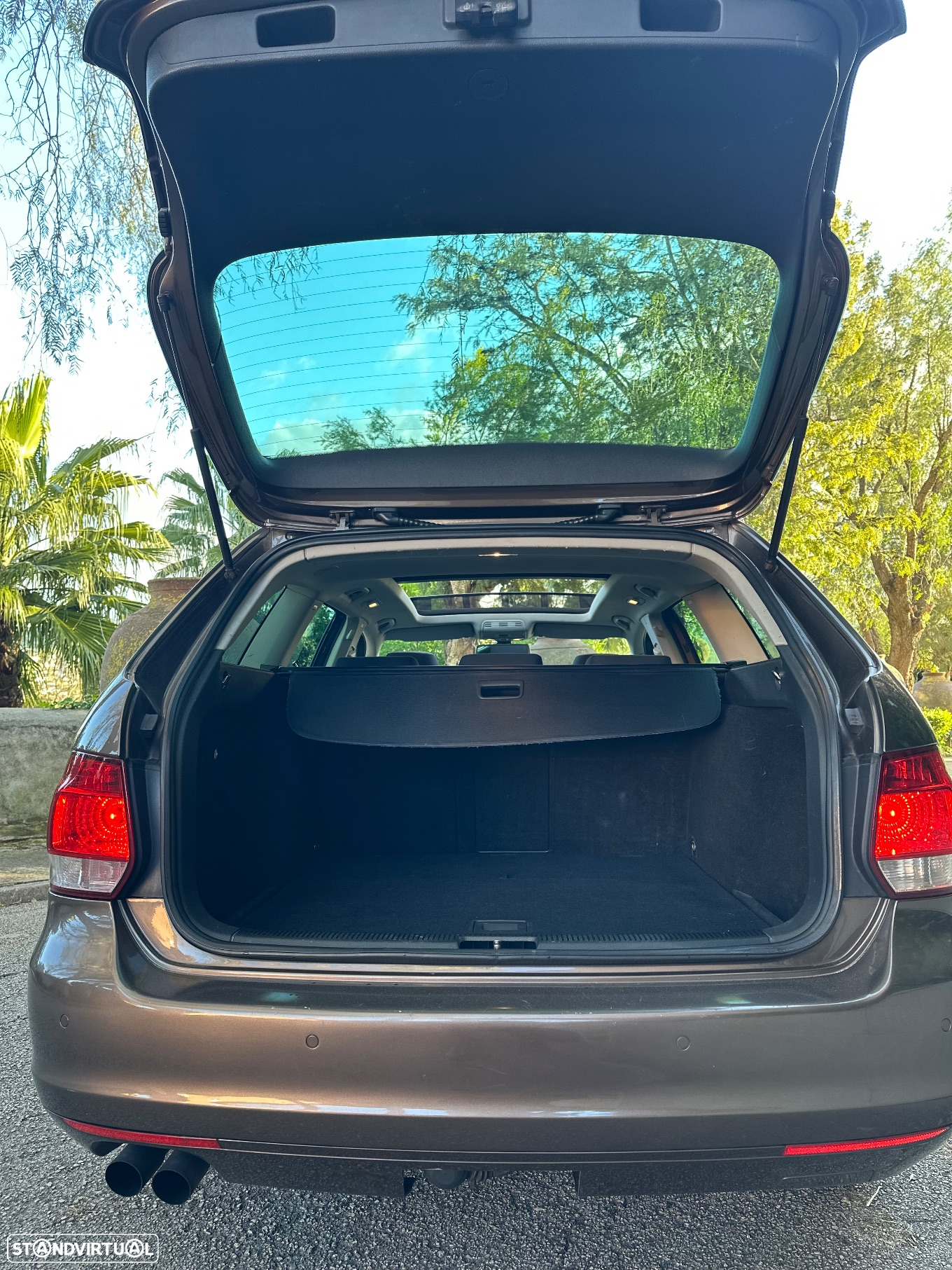 VW Golf 2.0 TDi BlueMotion Confortline DSG - 26