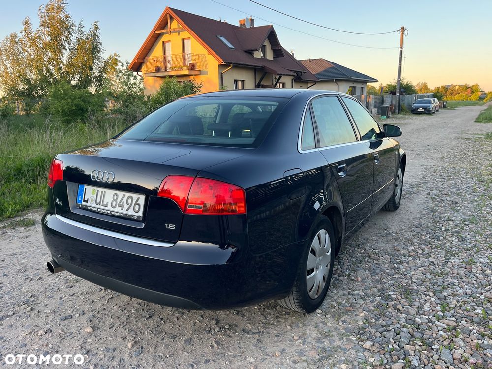 Audi A4 Limousine - 4