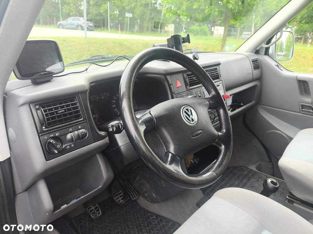 Volkswagen Multivan - 11