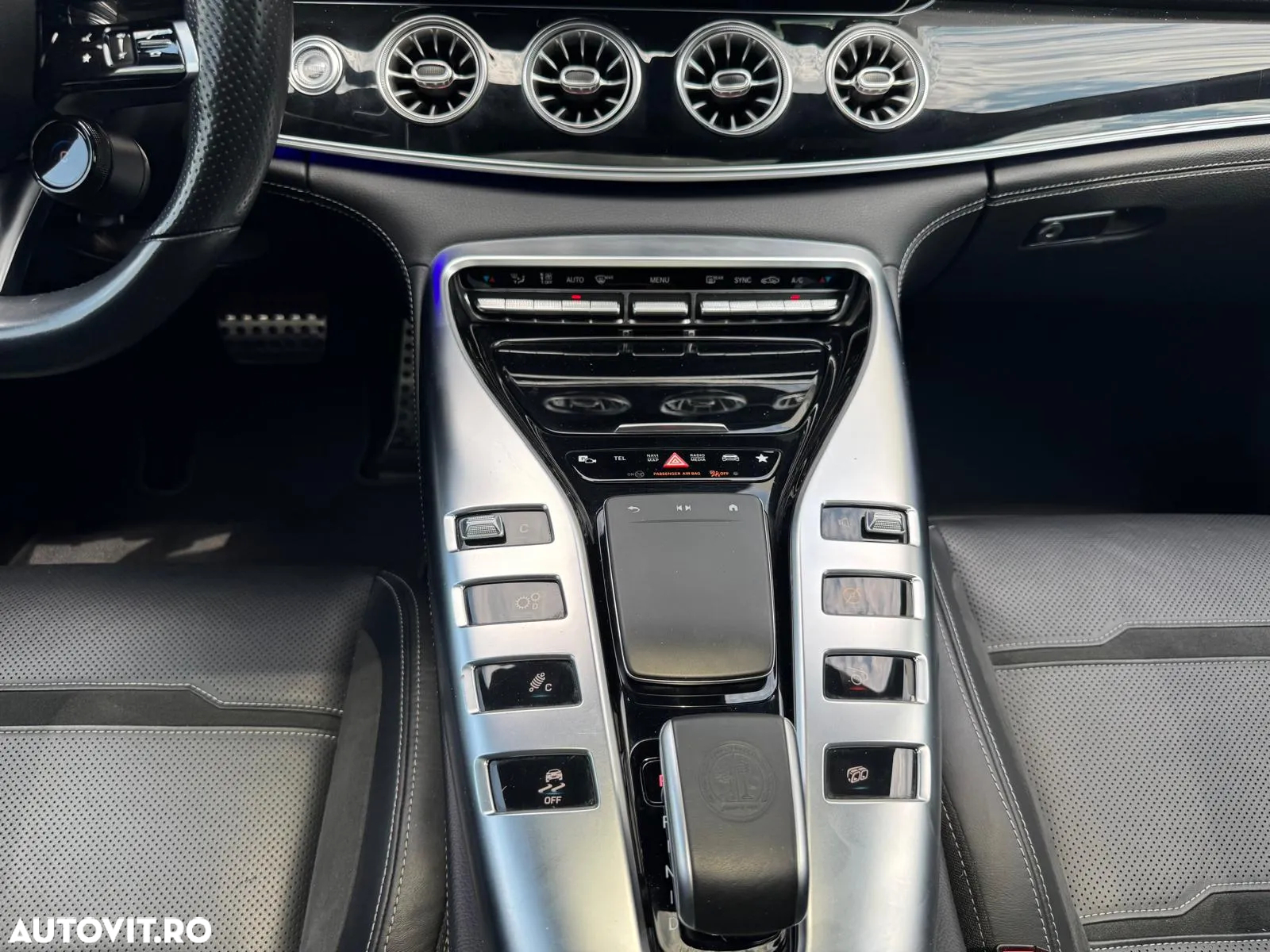 Mercedes-Benz AMG GT 43 4MATIC+ MHEV - 26
