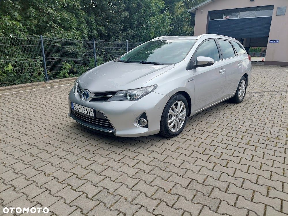 Toyota Auris 1.8 HSD Sol - 4