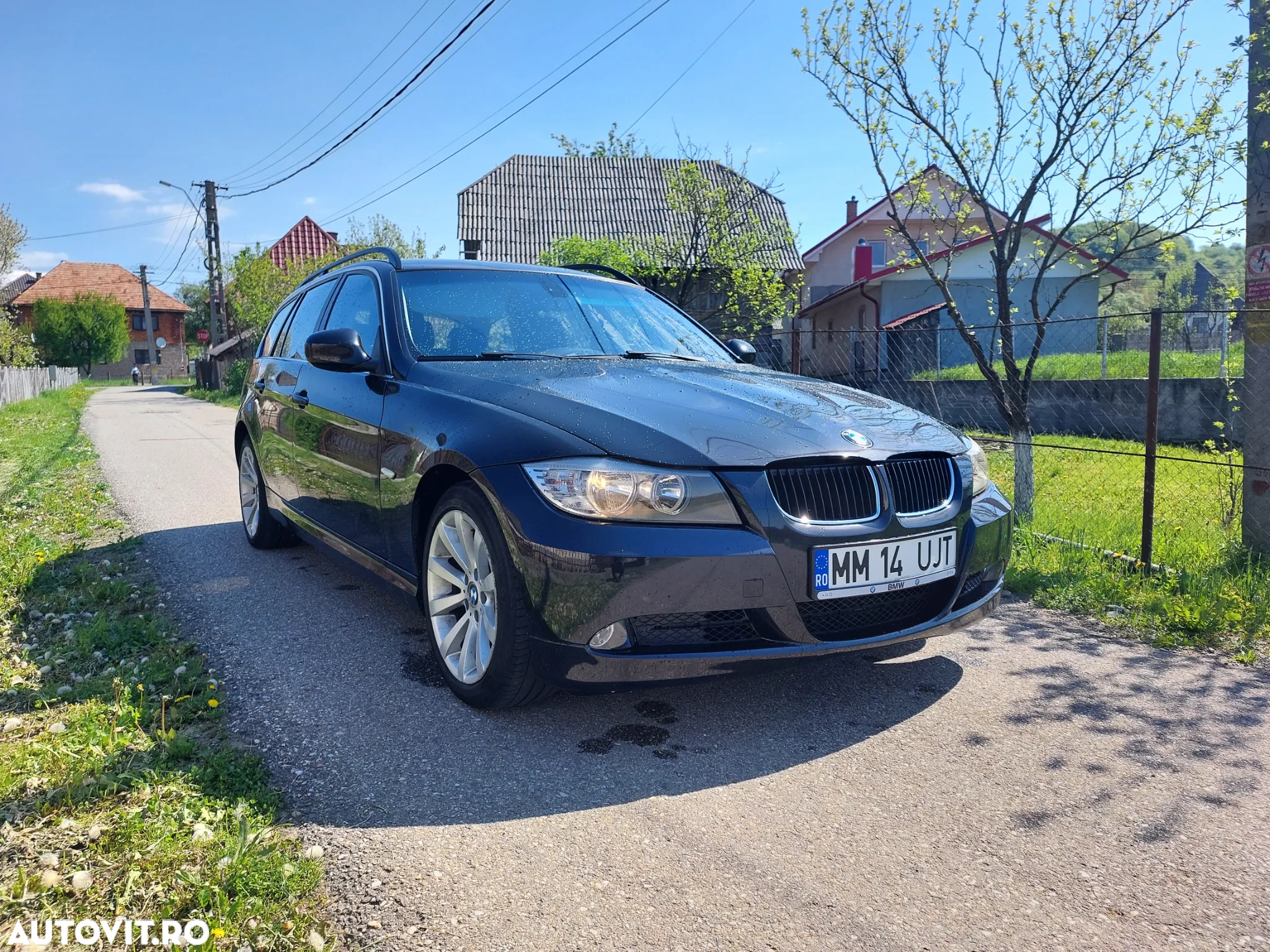 BMW Seria 3 320d DPF Touring Aut. - 3