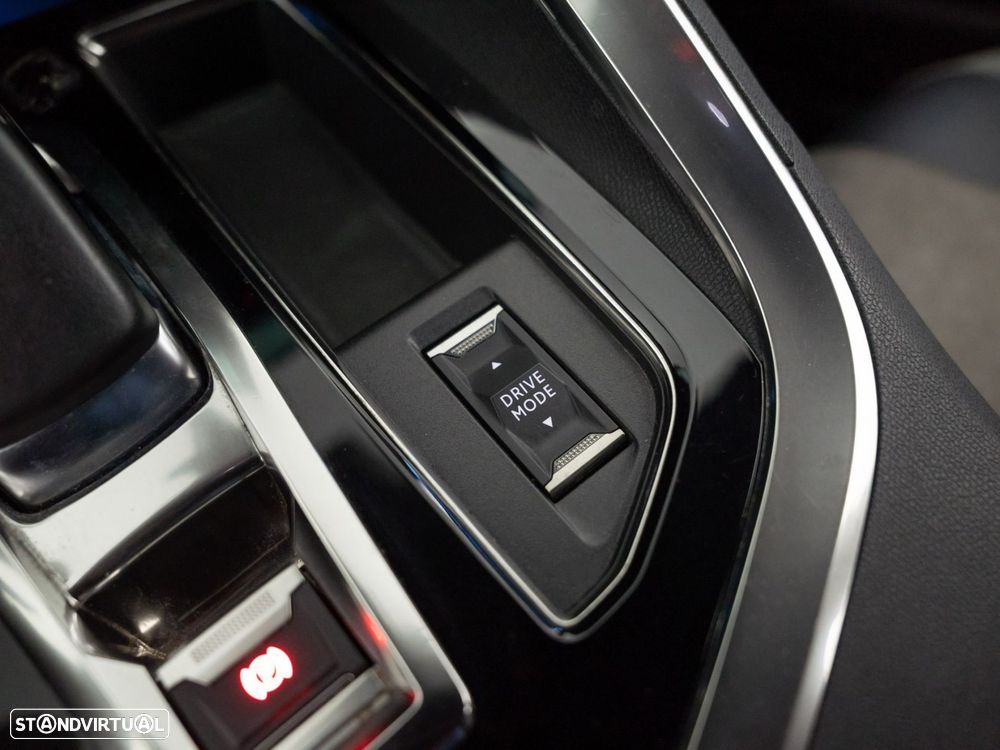 Peugeot 3008 1.6 Hybrid GT Pack e-EAT8 - 27