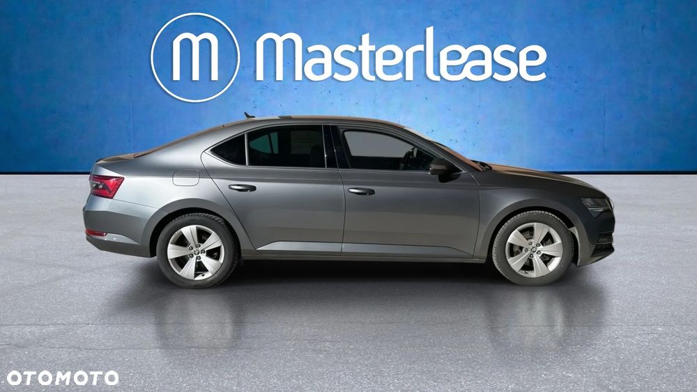 Skoda Superb 2.0 TDI SCR Style DSG - 5