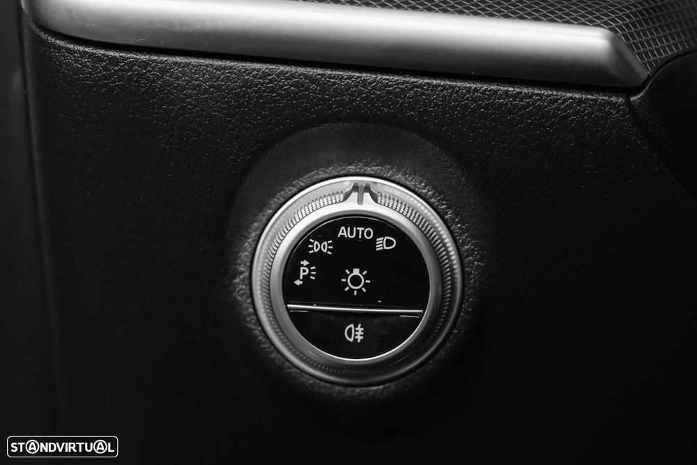 Mercedes-Benz C 300 e 9G-TRONIC Avantgarde Advanced - 36