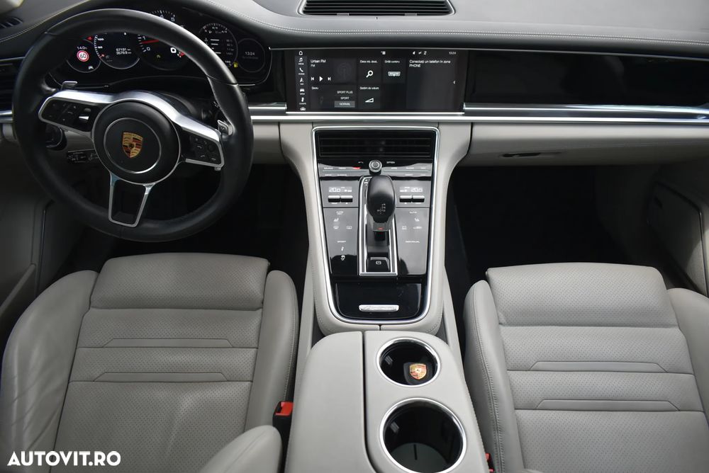 Porsche Panamera - 25