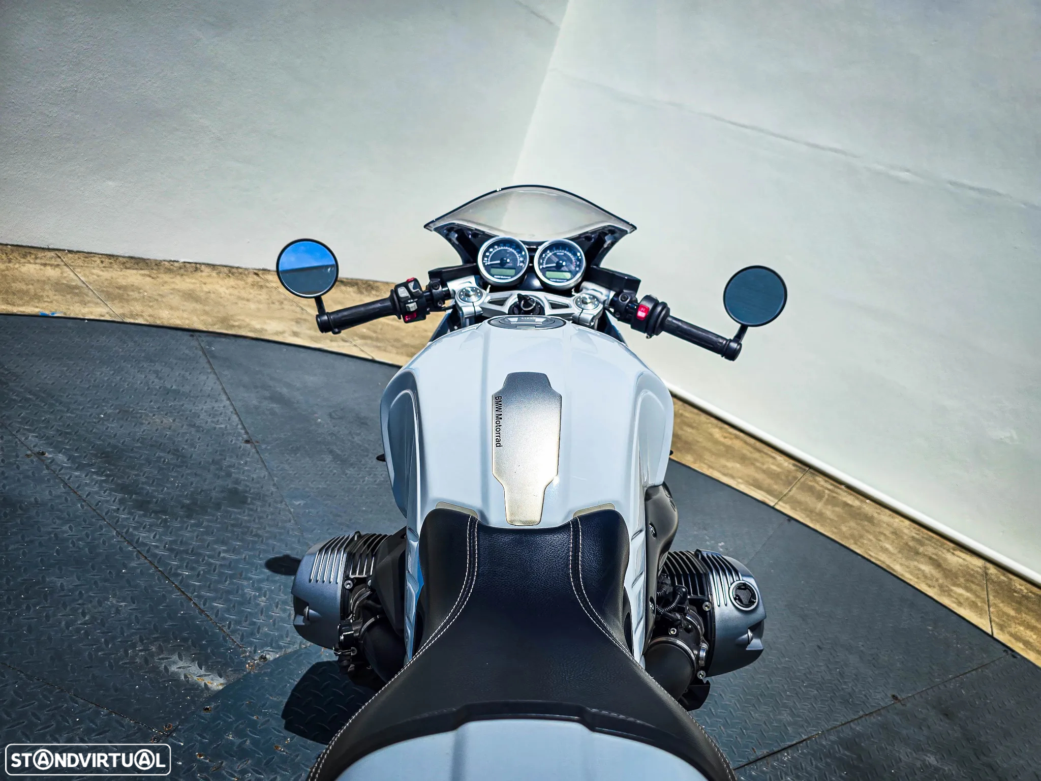 BMW R nineT Racer - 8