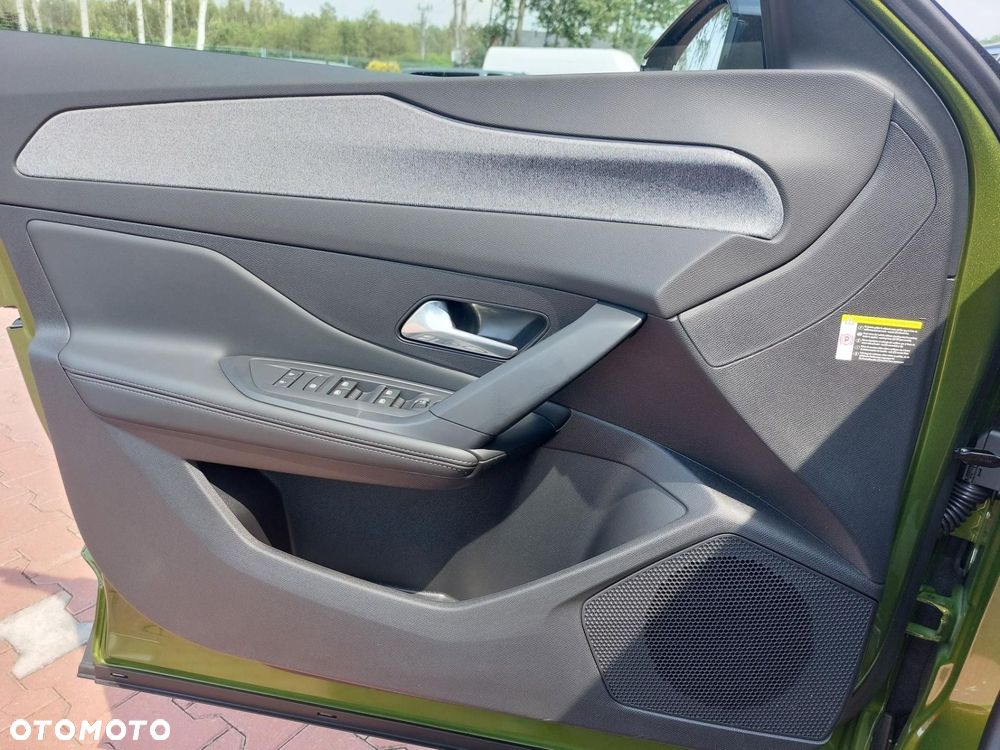Peugeot 408 1.2 PureTech mHEV Allure S&S e-DCS6 - 14