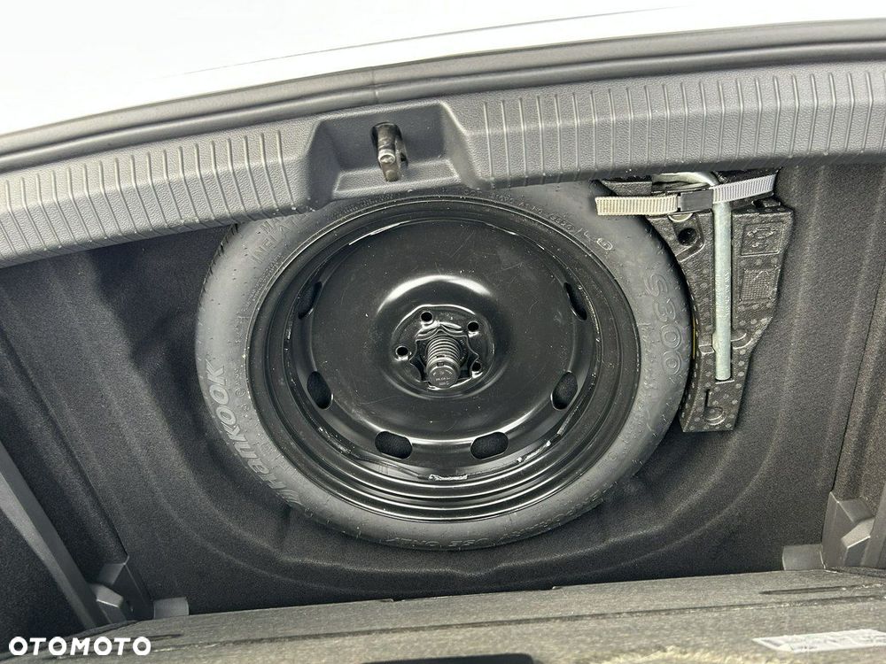 Volkswagen Golf 1.5 eTSI OPF DSG R-Line - 33