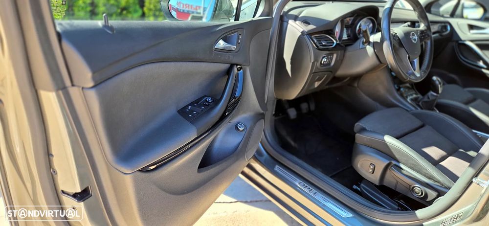 Opel Astra Sports Tourer - 9