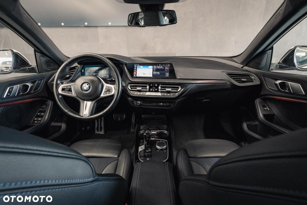 BMW Seria 2 218i M Sport - 11