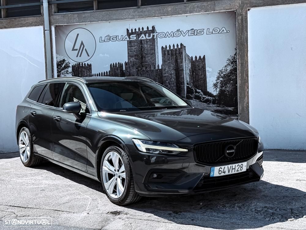 Volvo V60 2.0 D3 Momentum - 1