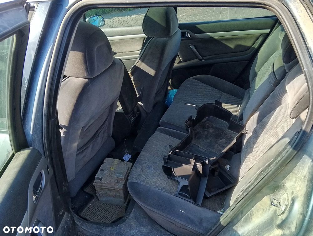 Peugeot 407 (04-08r.) 2.0 HDI 136KM. Silnik DW12TED4 Skrzynia ML6CL lakier EZW.Cały na części. GWARANCJA !!!  Przód Tył Zestaw Komplet Drzwi Klapa Zderzak Błotnik Maska Grill Atrapa Szyba Pas Lampa Lusterko Boczki Fotel Kanapa Kokpit Deska Rozdzielcza Przełącznik Włącznik Sterownik Przewody Wiązka Instalacja Moduł Komputer Czujnik Listwa Pompa Alternator Wtryski Głowica Rozrusznik Kompresor Sprzęgło Dwumas Silnik Skrzynia ABS Klimatyzacji Paliwa Wspomagania Kolektor Turbina Przepustnica Zawór Chłodnica Koło Hak Belka Sanki Zawieszenie Mcpherson Półoś Amortyzator Wydech Tłumik Zacisk Most - 8