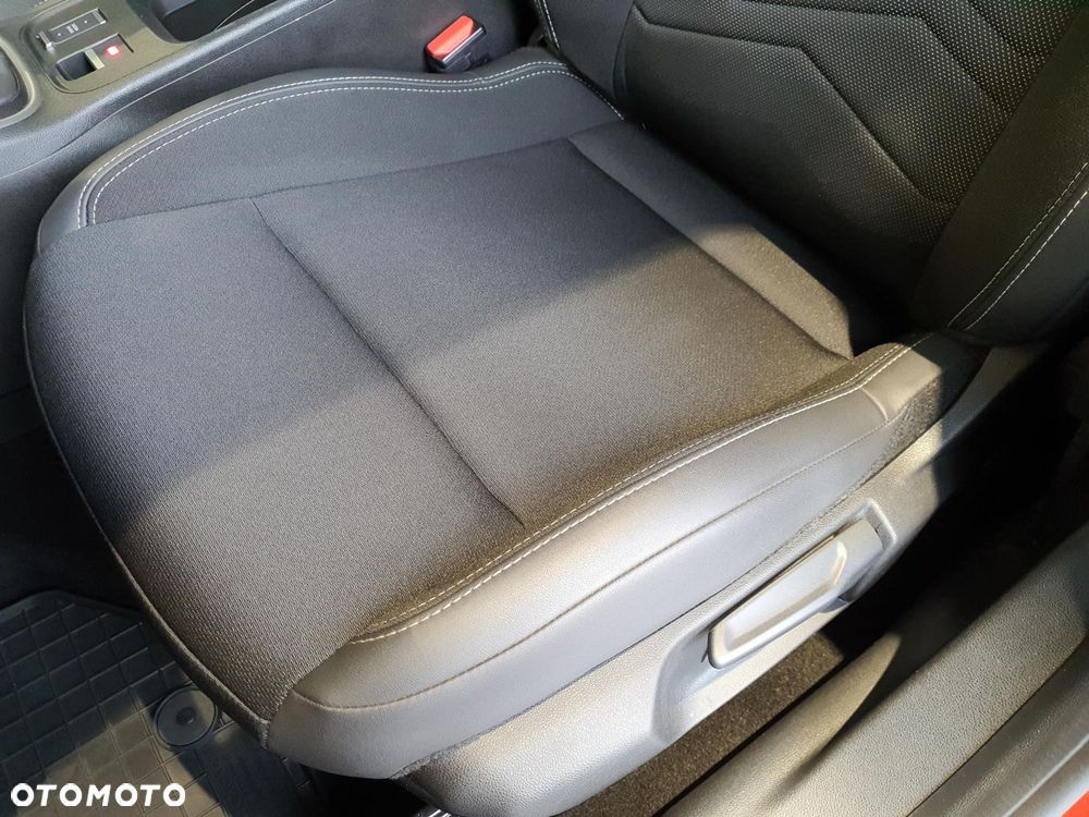 Jeep Avenger 1.2 GSE T3 Altitude FWD - 12