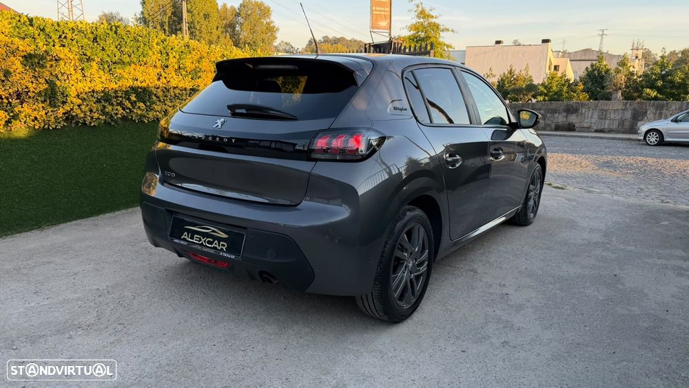 Peugeot 208 PureTech 100 Style - 4