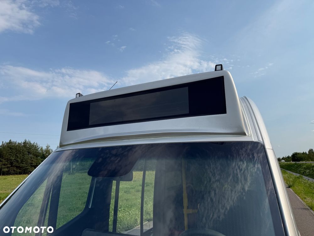 Mercedes-Benz Sprinter 517 - 25