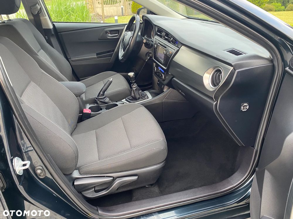 Toyota Auris 1.4 D-4D - 7