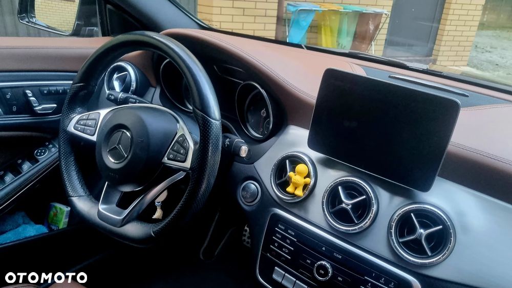 Mercedes-Benz CLA - 13