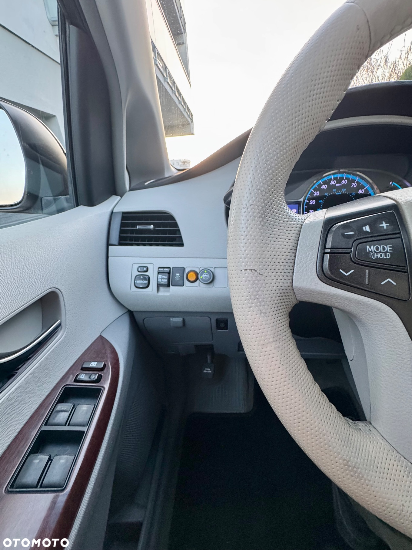 Toyota Sienna 3.5 V6 - 26