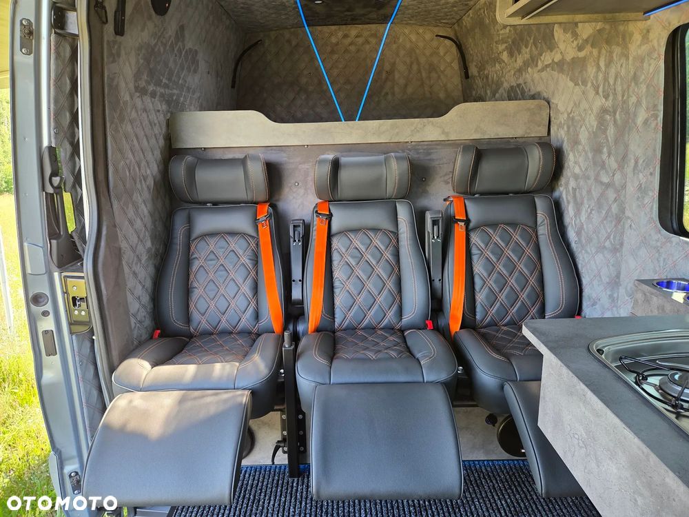 Mercedes-Benz Sprinter - 30