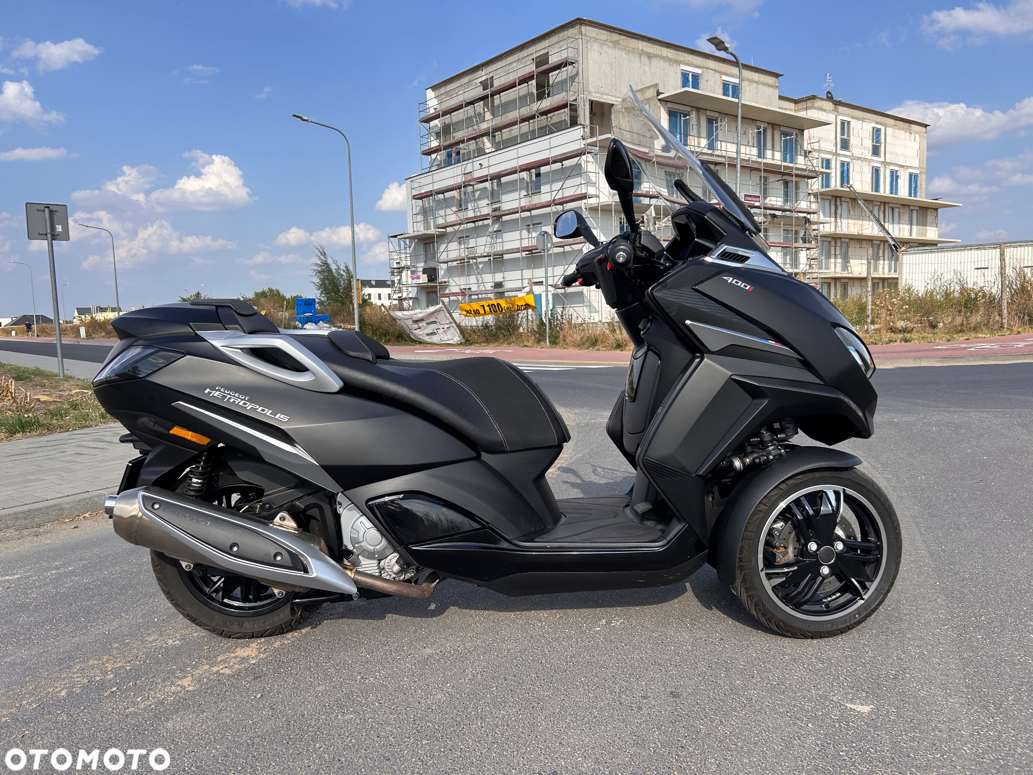 Peugeot Metropolis - 2